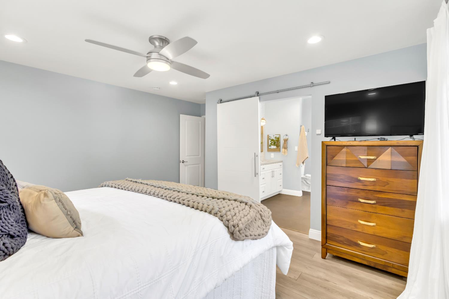 8169 Woodleaf Drive