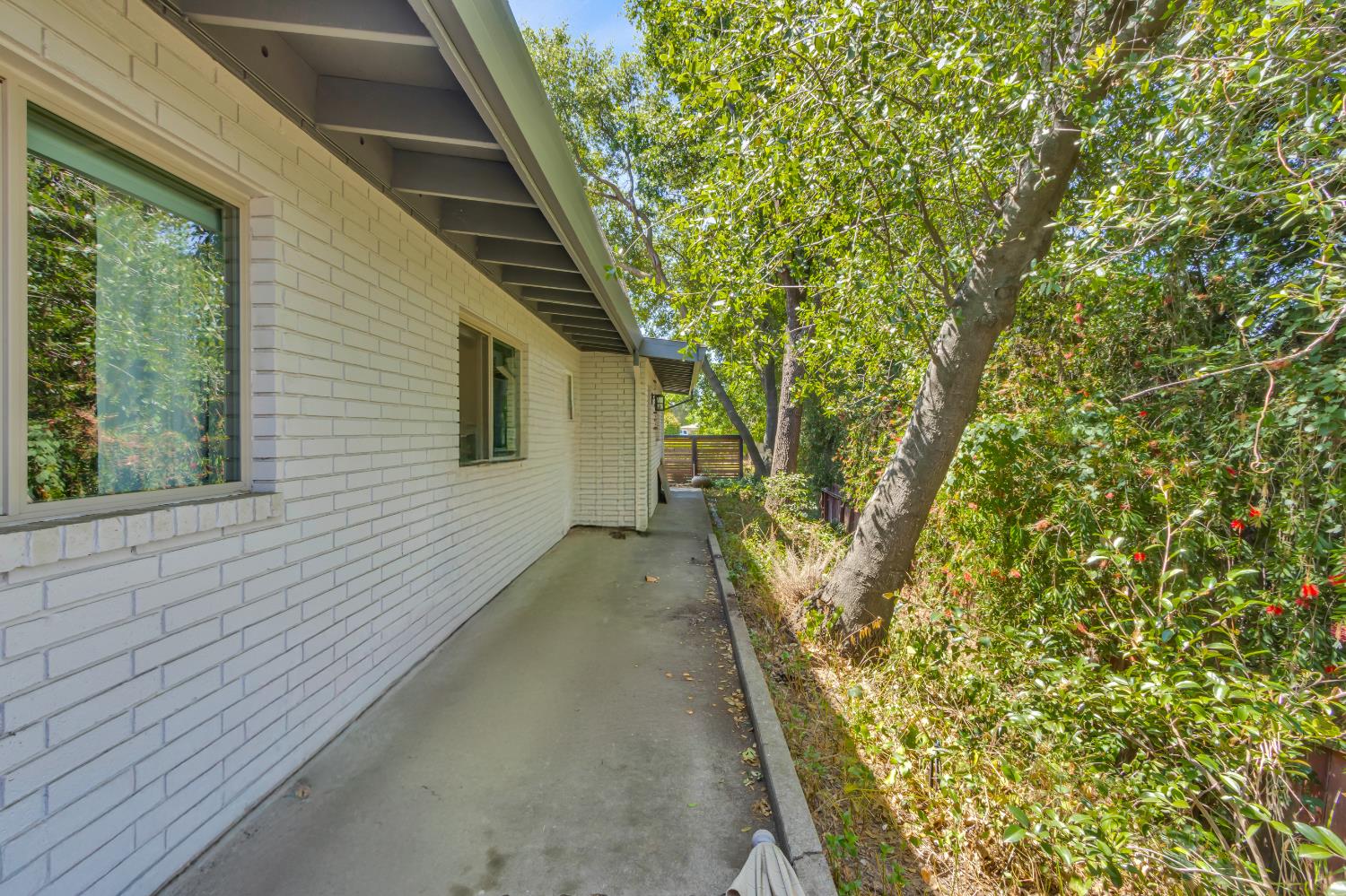 8169 Woodleaf Drive