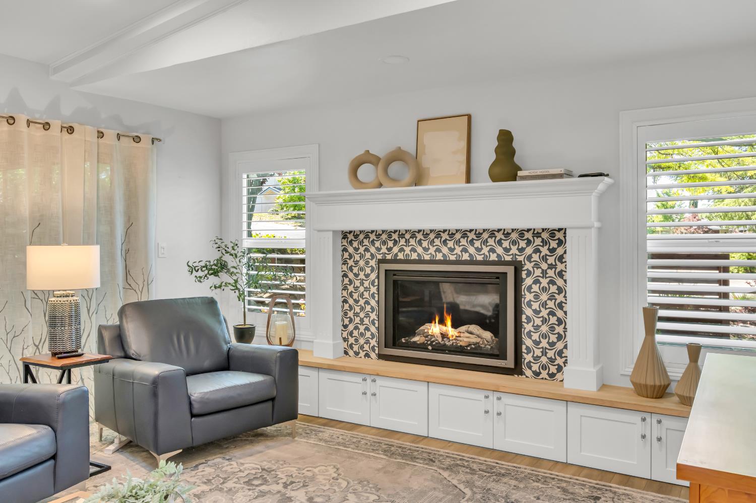 8169 Woodleaf Drive