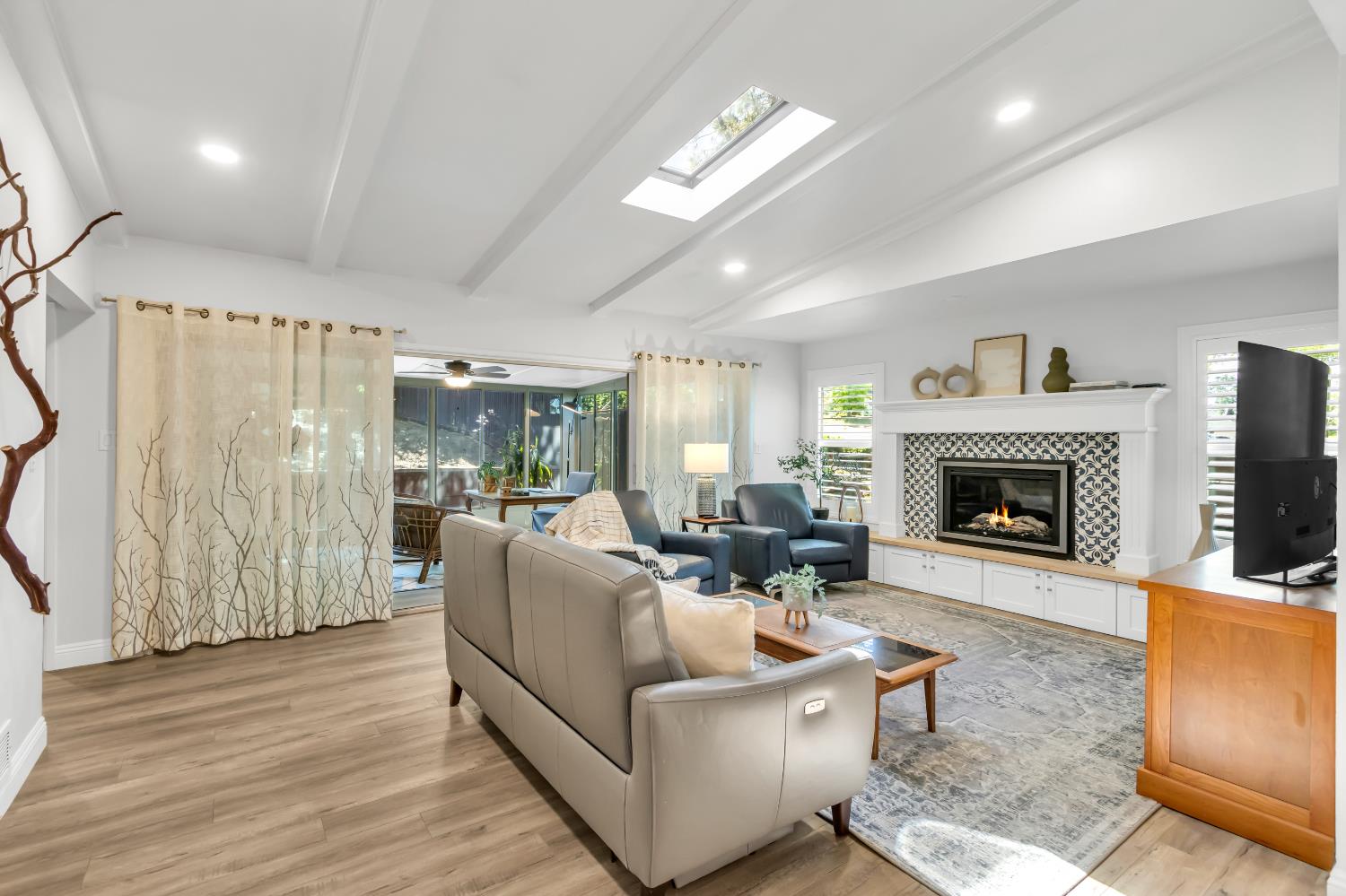 8169 Woodleaf Drive