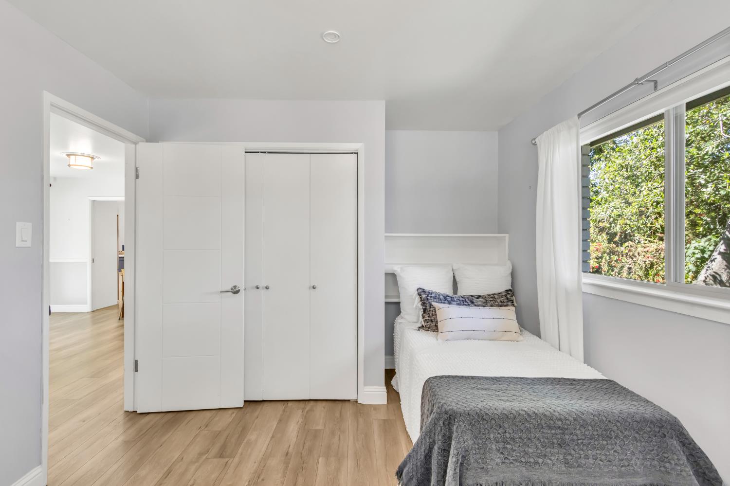 8169 Woodleaf Drive