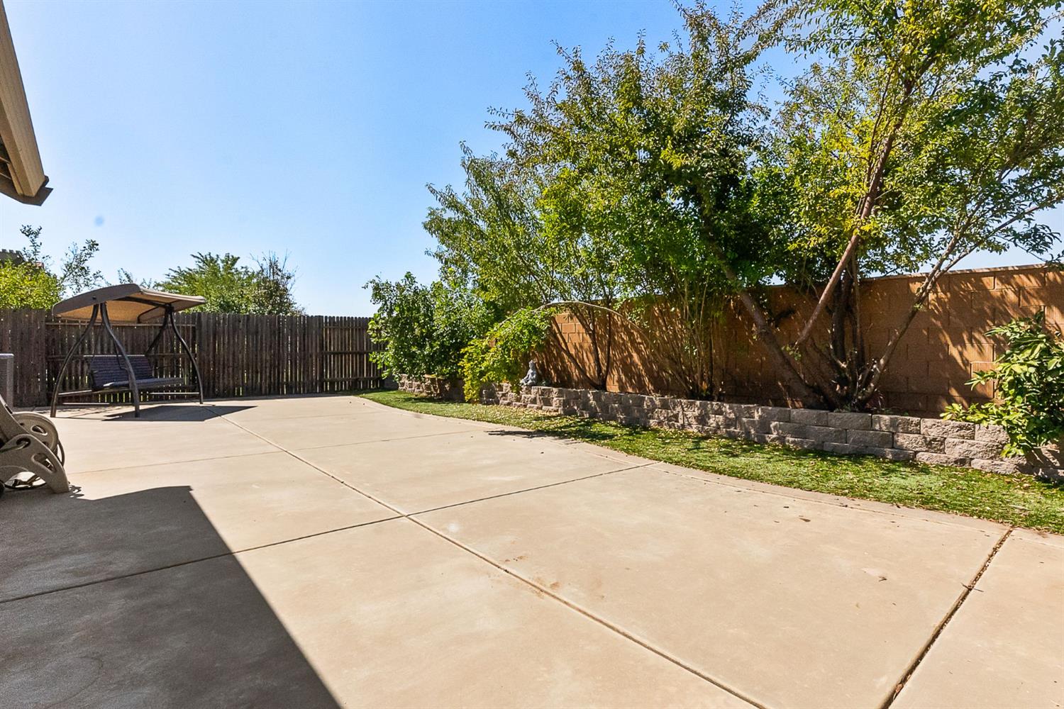 4056 E Branigan Lake Way