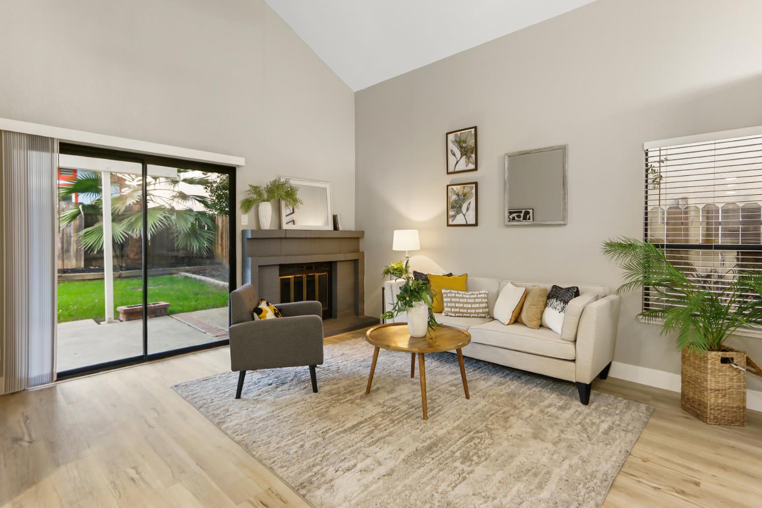 3532 Del Sol Way