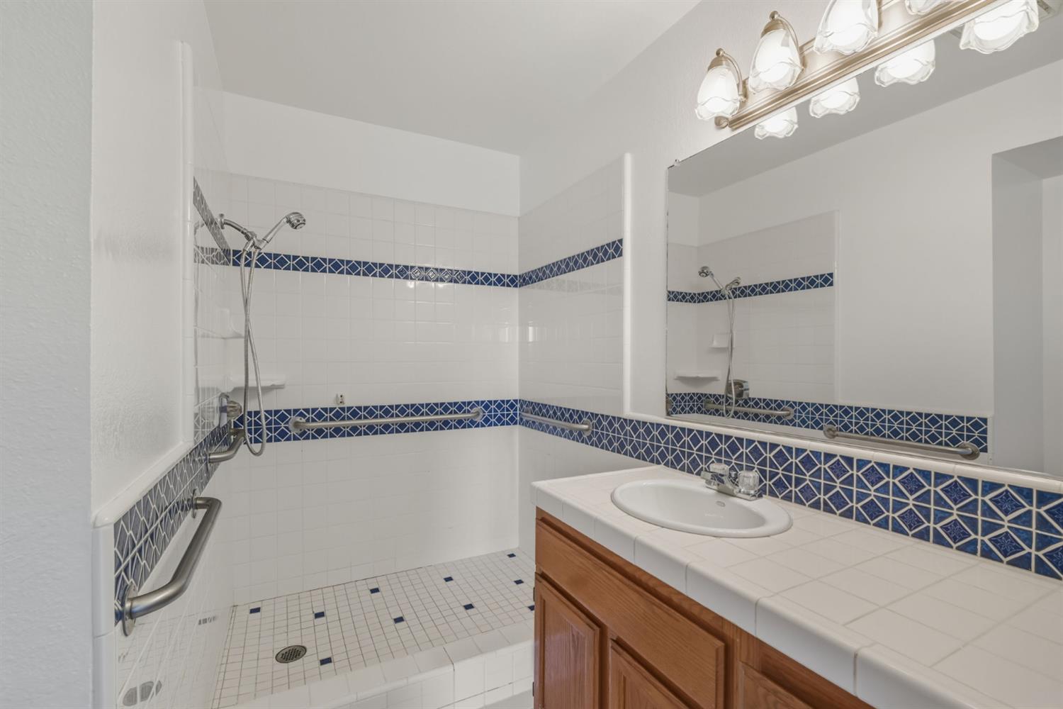 3033 Estepa Drive 7A