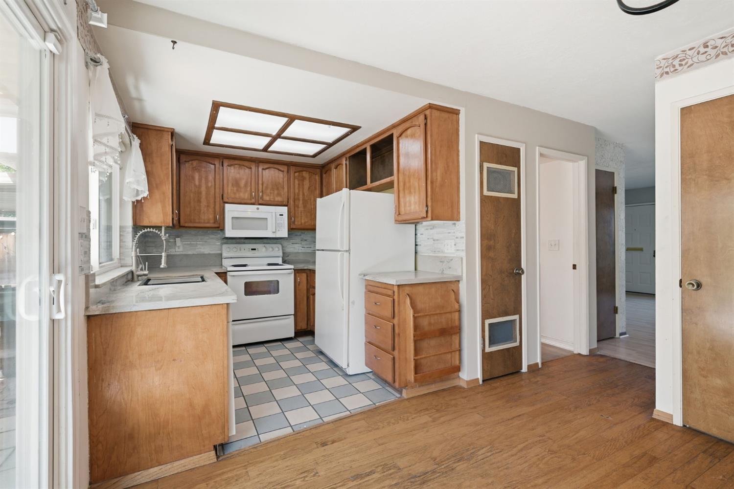 3923 Oak Villa Circle