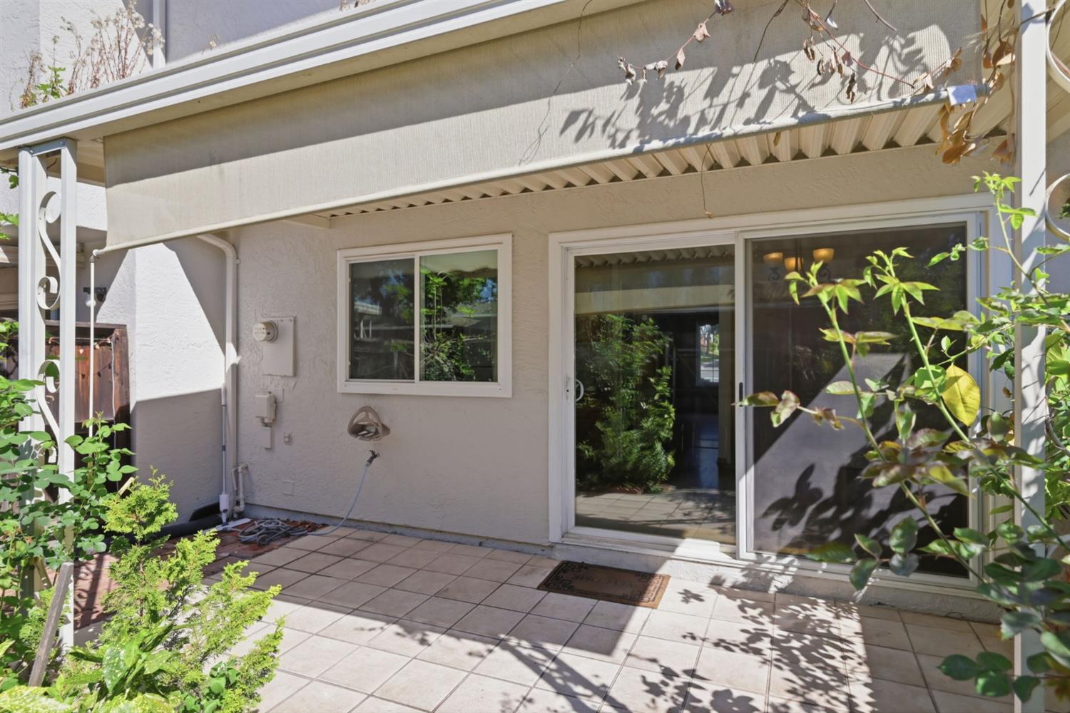 3923 Oak Villa Circle