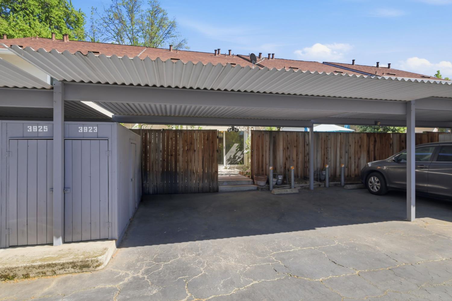 3923 Oak Villa Circle