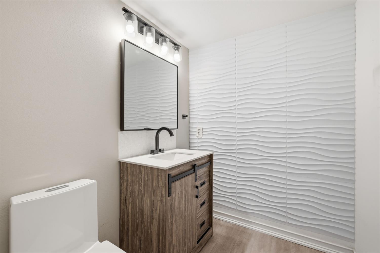 3923 Oak Villa Circle