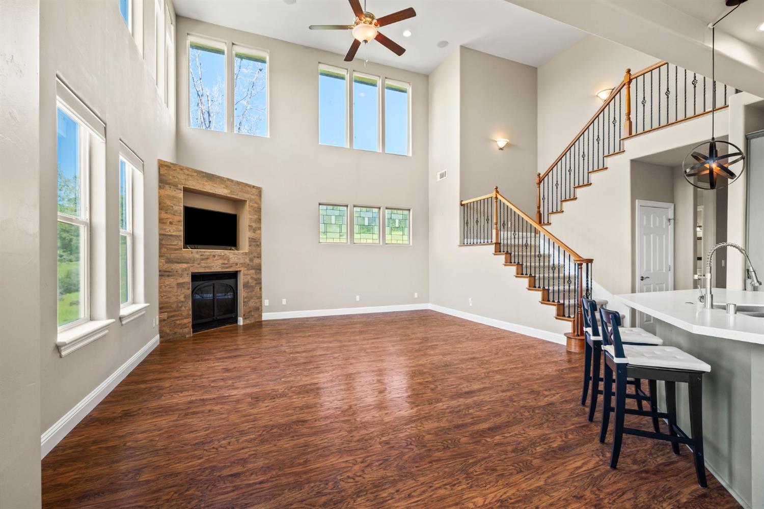 6439 Caddie Court