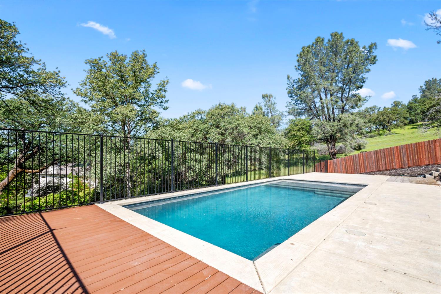 6439 Caddie Court