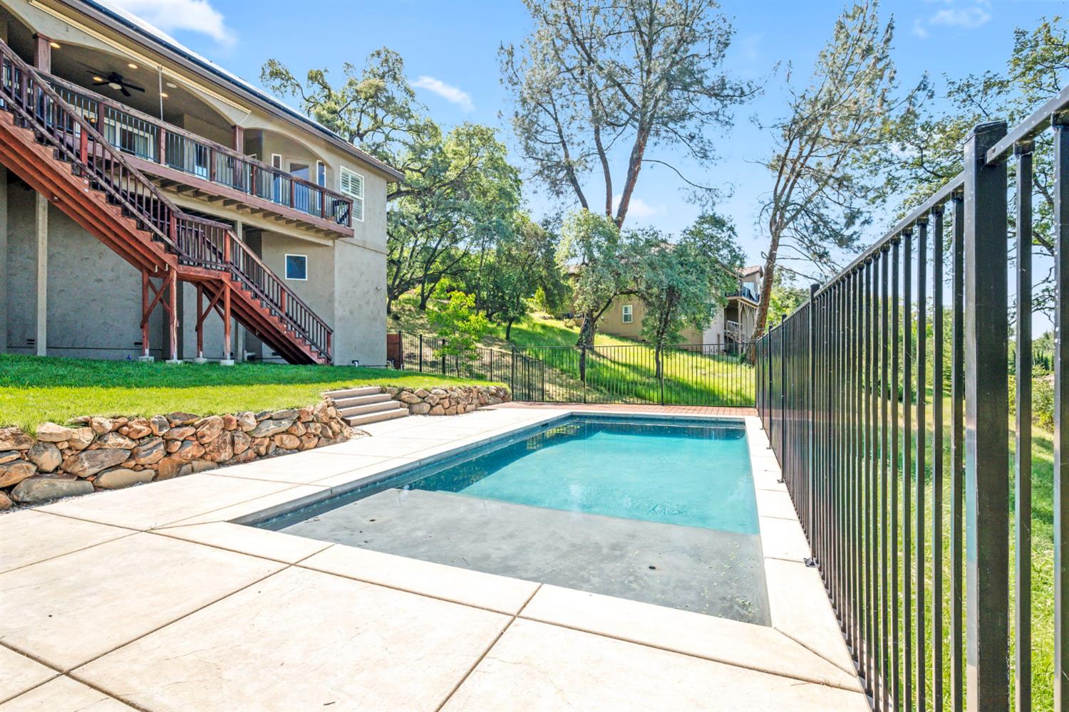 6439 Caddie Court