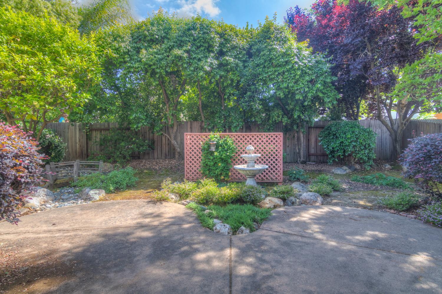 1657 Aylesbury Way