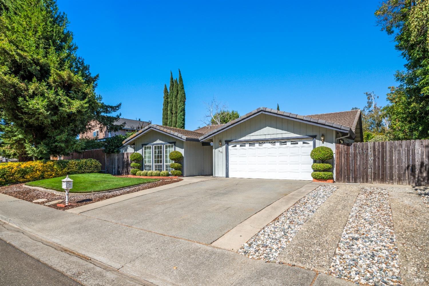 915 Parkgreen Drive