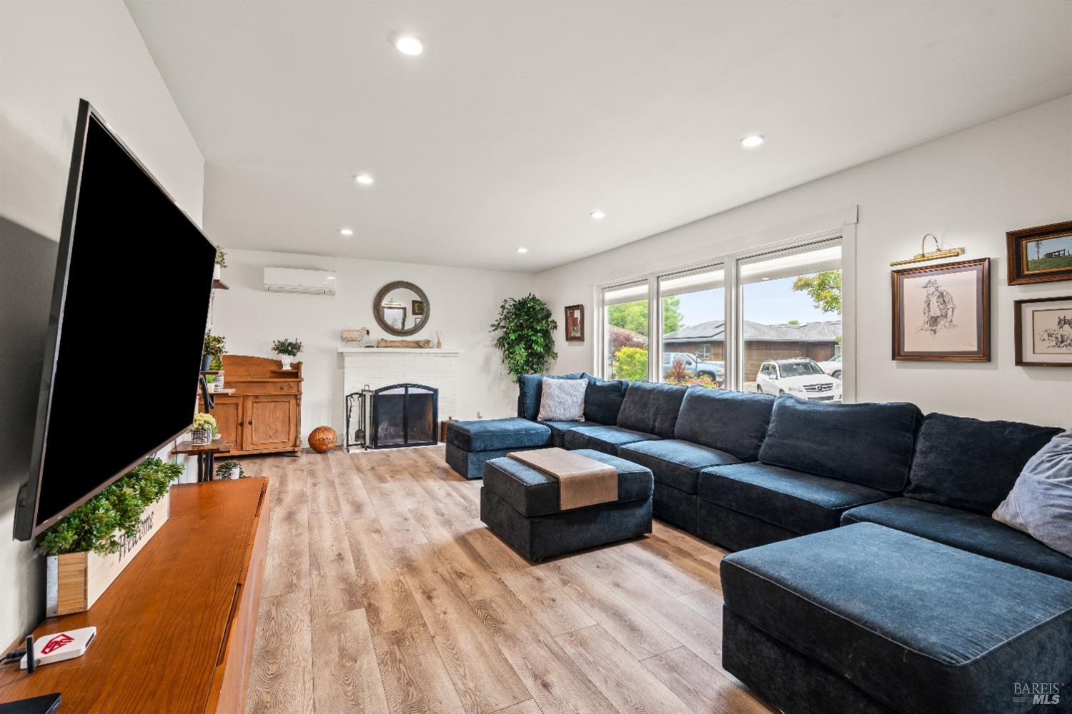 22 Del Mar Court