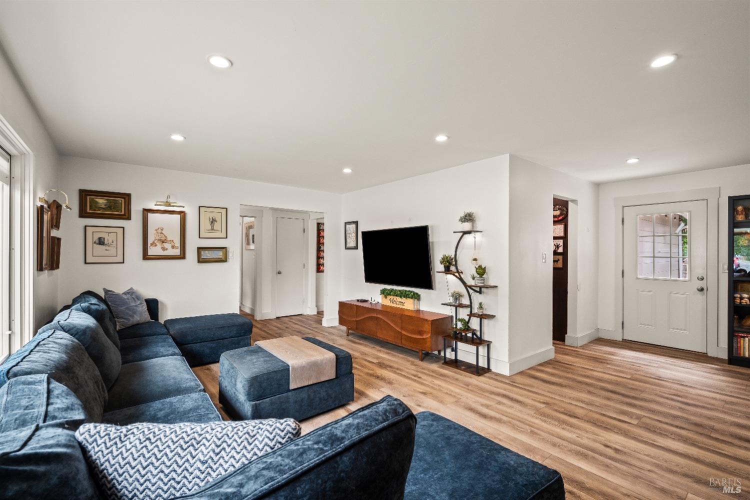 22 Del Mar Court