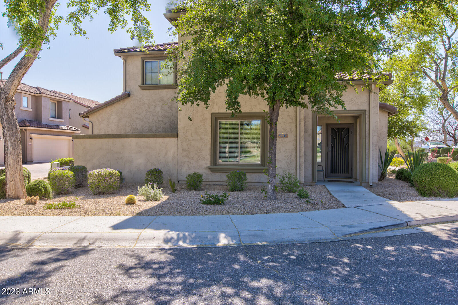 3702 W Thalia Court