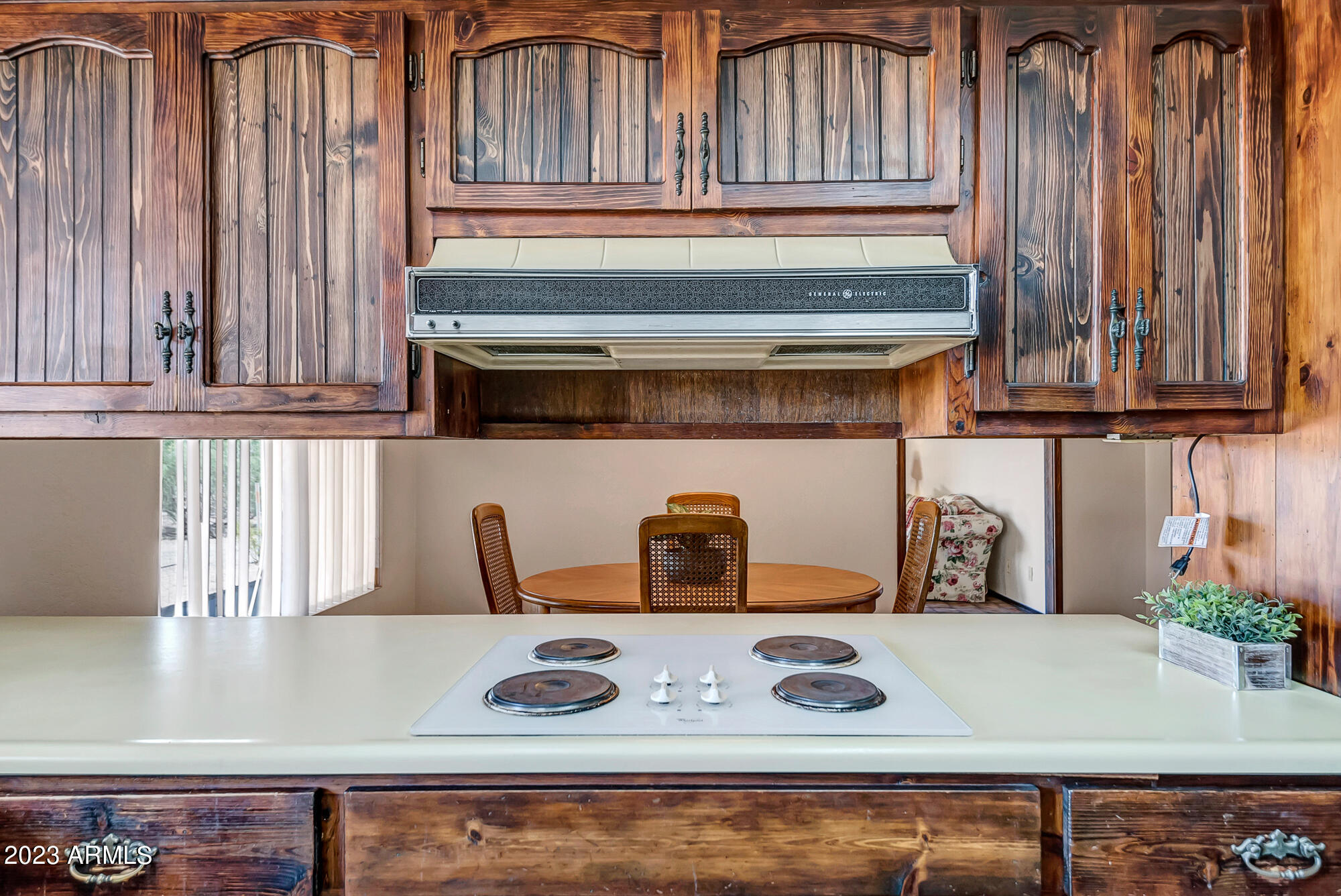 1520 E SANDRA Terrace