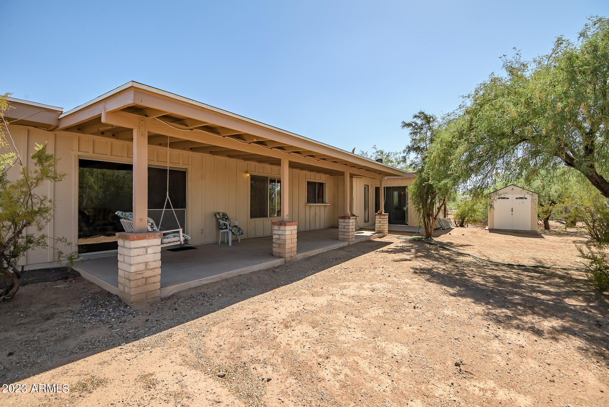 1520 E SANDRA Terrace