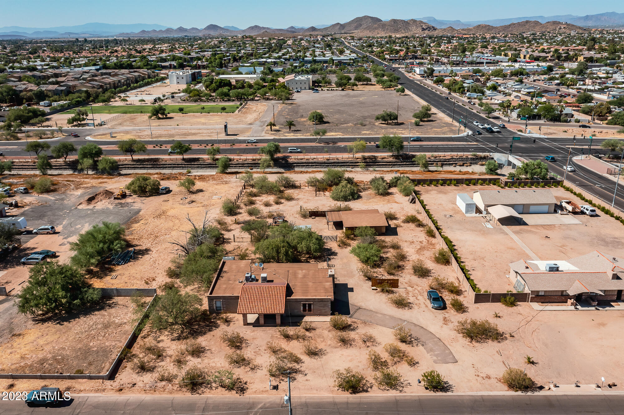 1520 E SANDRA Terrace