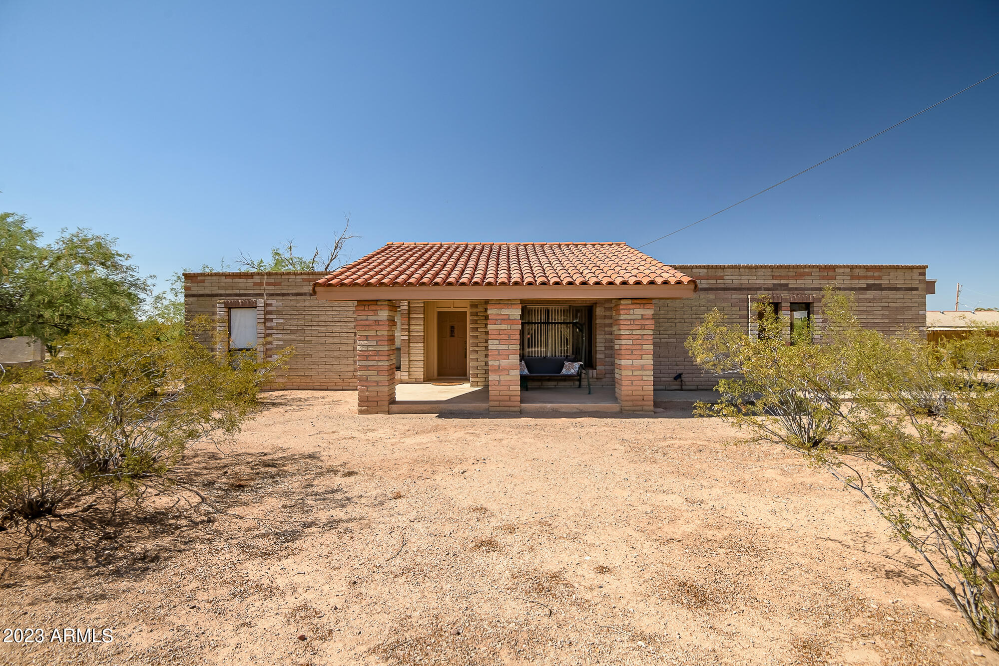 1520 E SANDRA Terrace