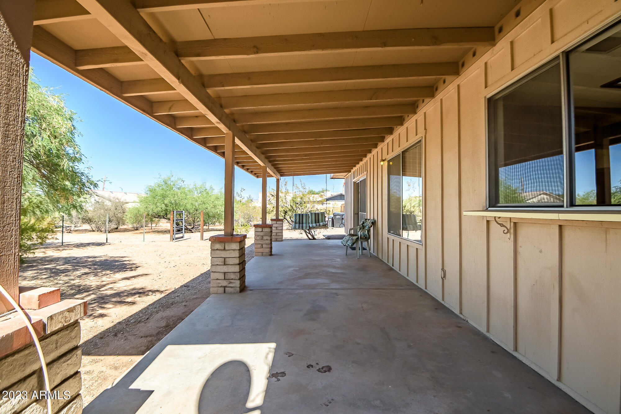 1520 E SANDRA Terrace
