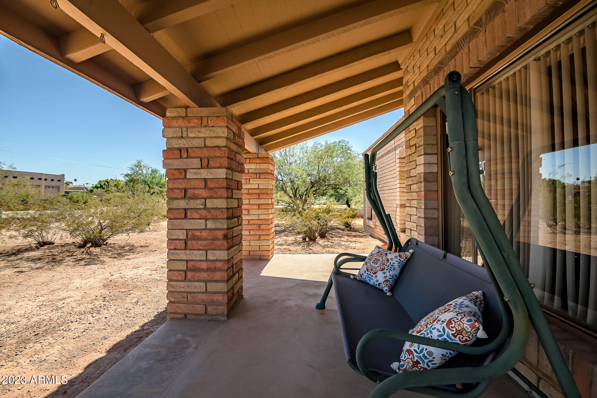 1520 E SANDRA Terrace