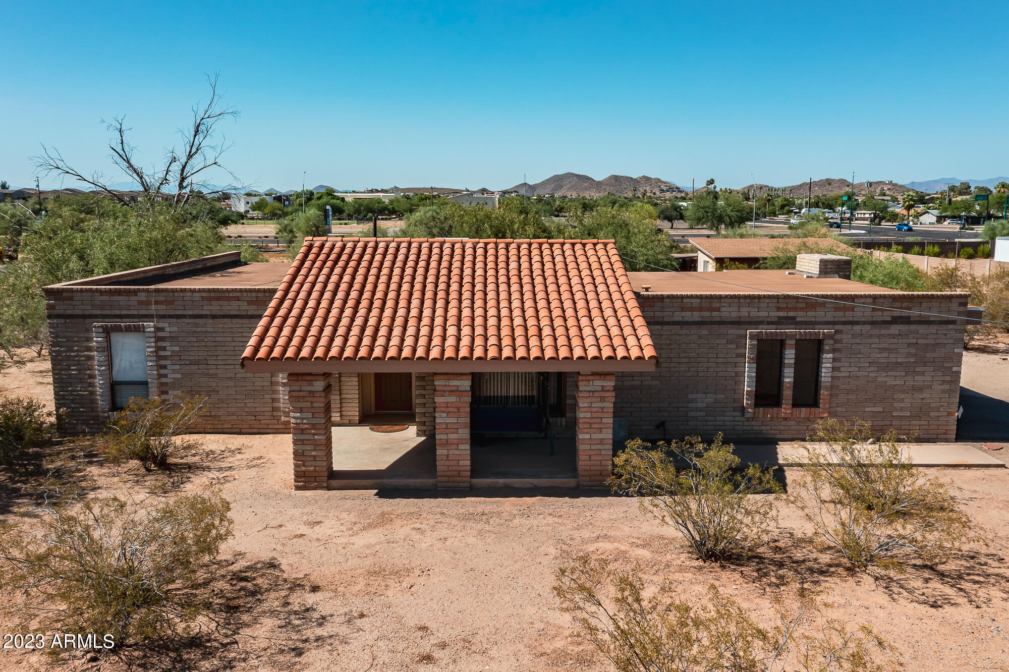 1520 E SANDRA Terrace