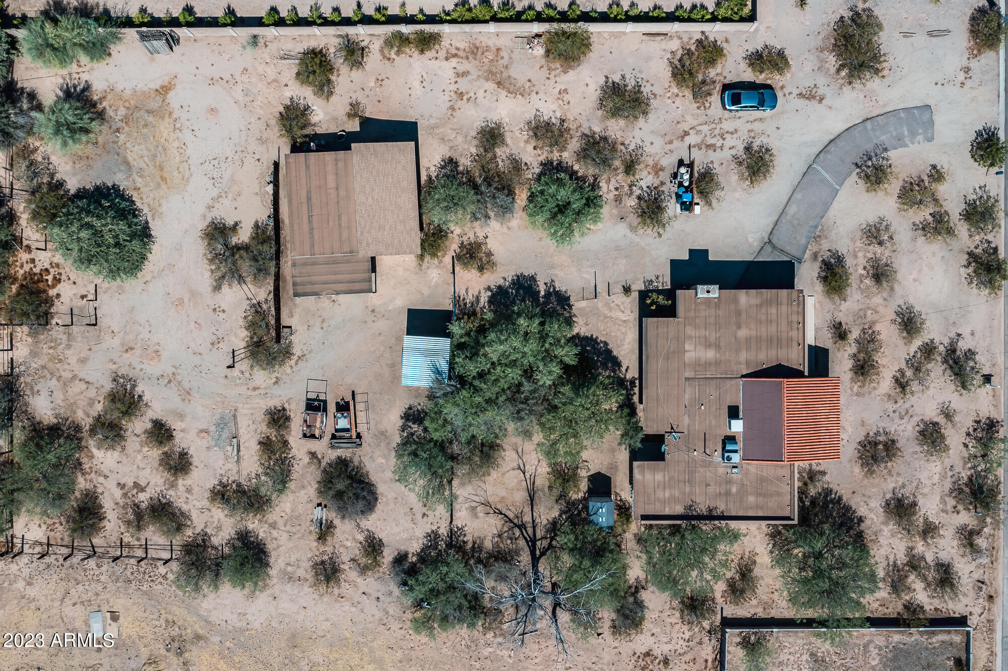 1520 E SANDRA Terrace