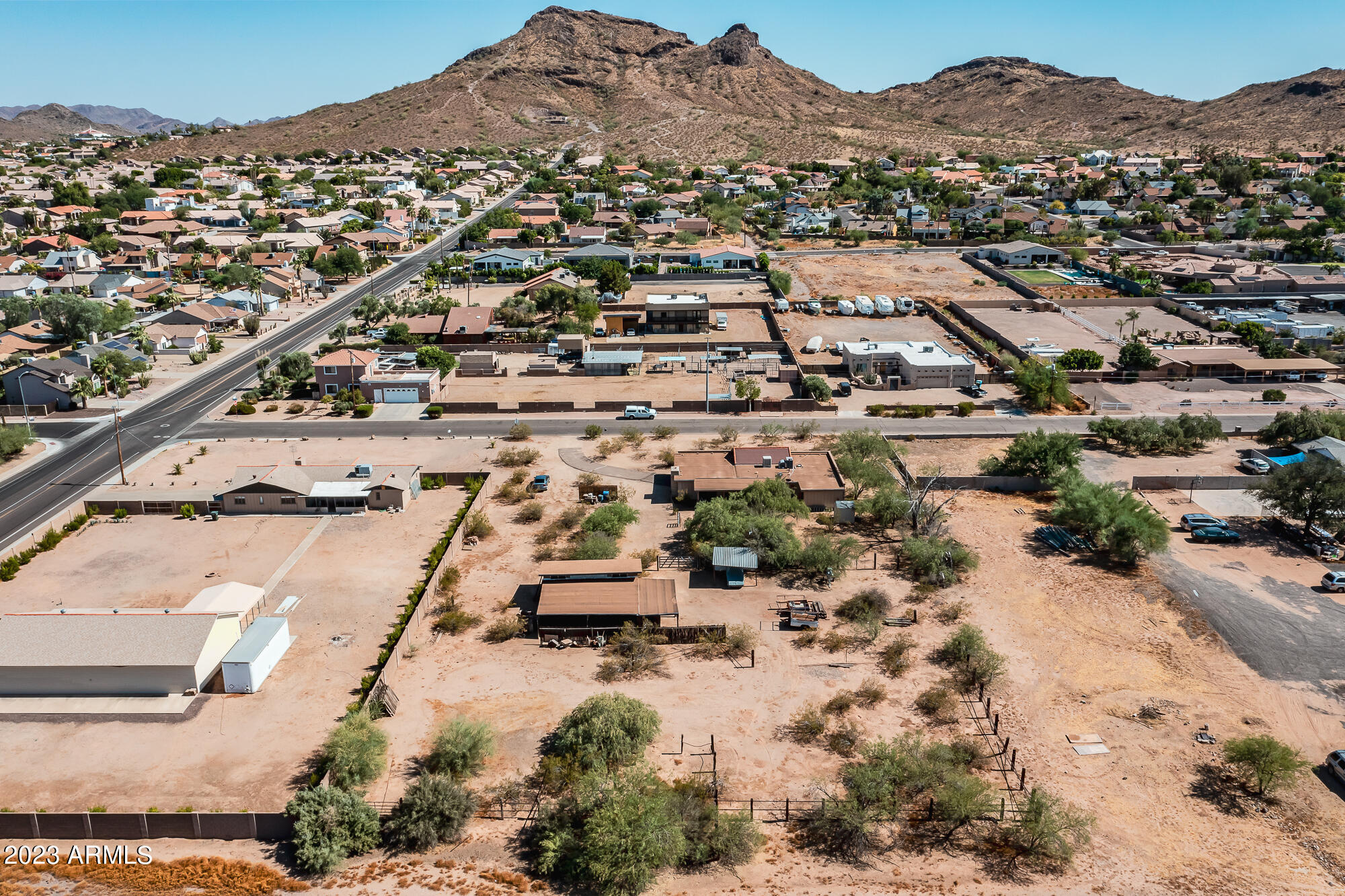 1520 E SANDRA Terrace