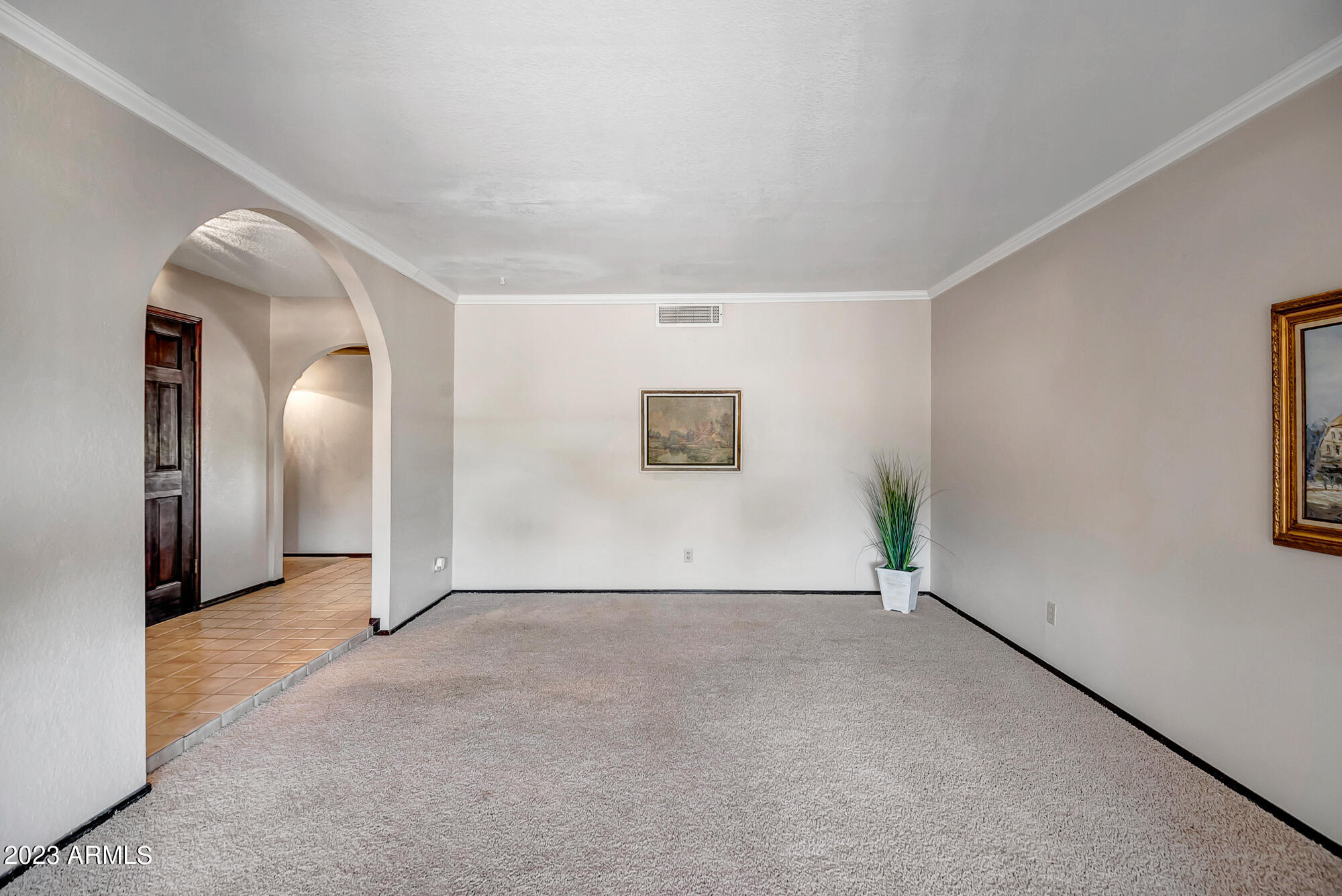 1520 E SANDRA Terrace