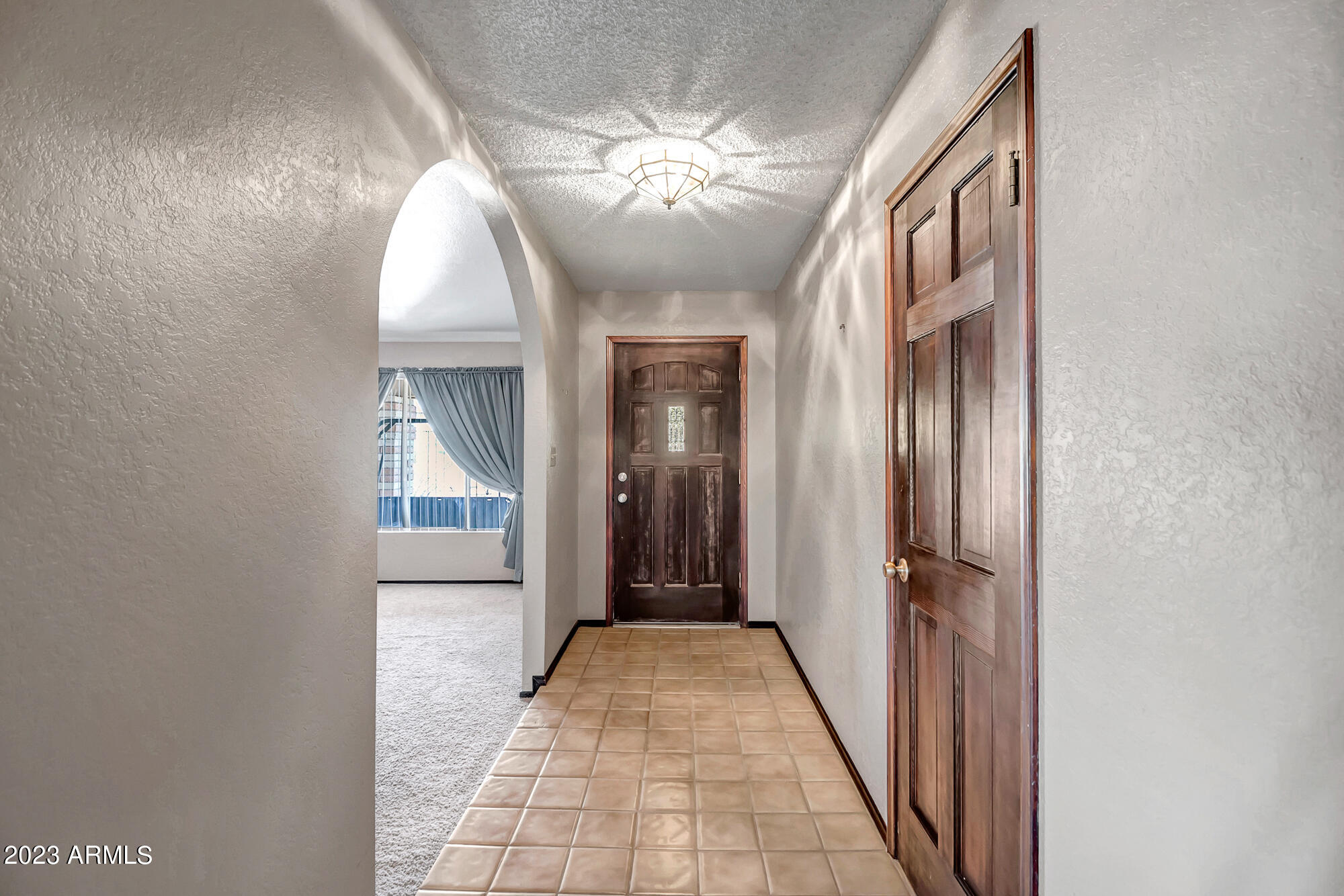 1520 E SANDRA Terrace