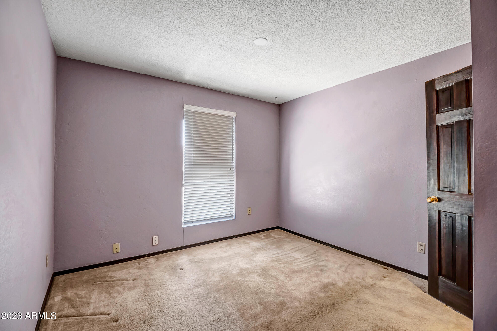 1520 E SANDRA Terrace