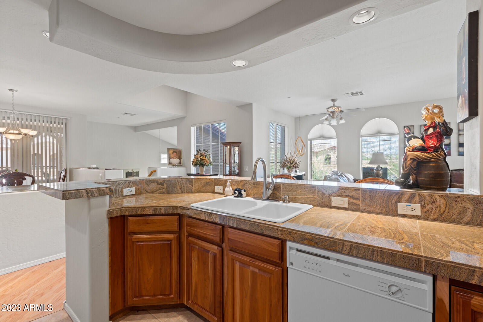 10655 N 9TH Street Unit: 233