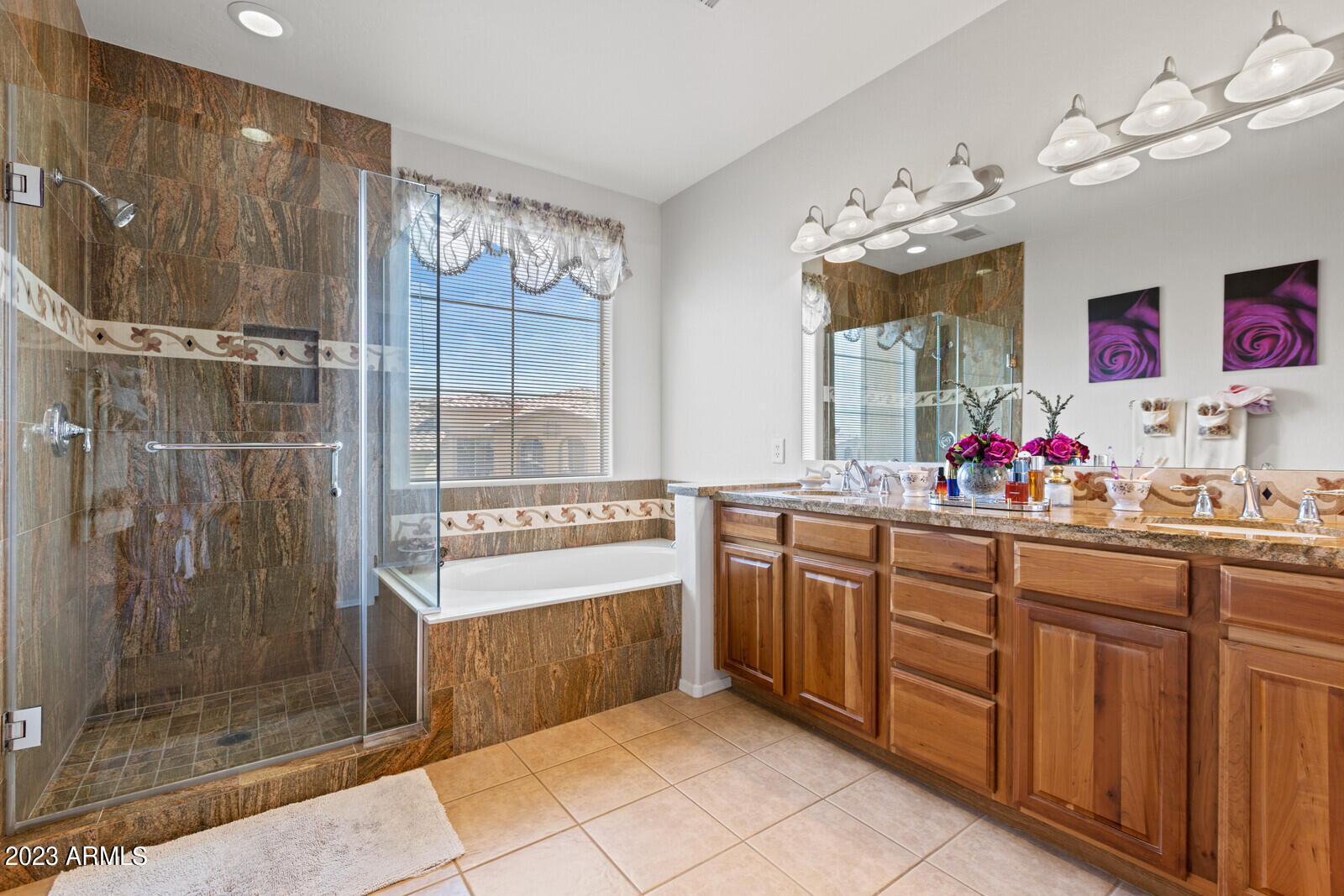 10655 N 9TH Street Unit: 233