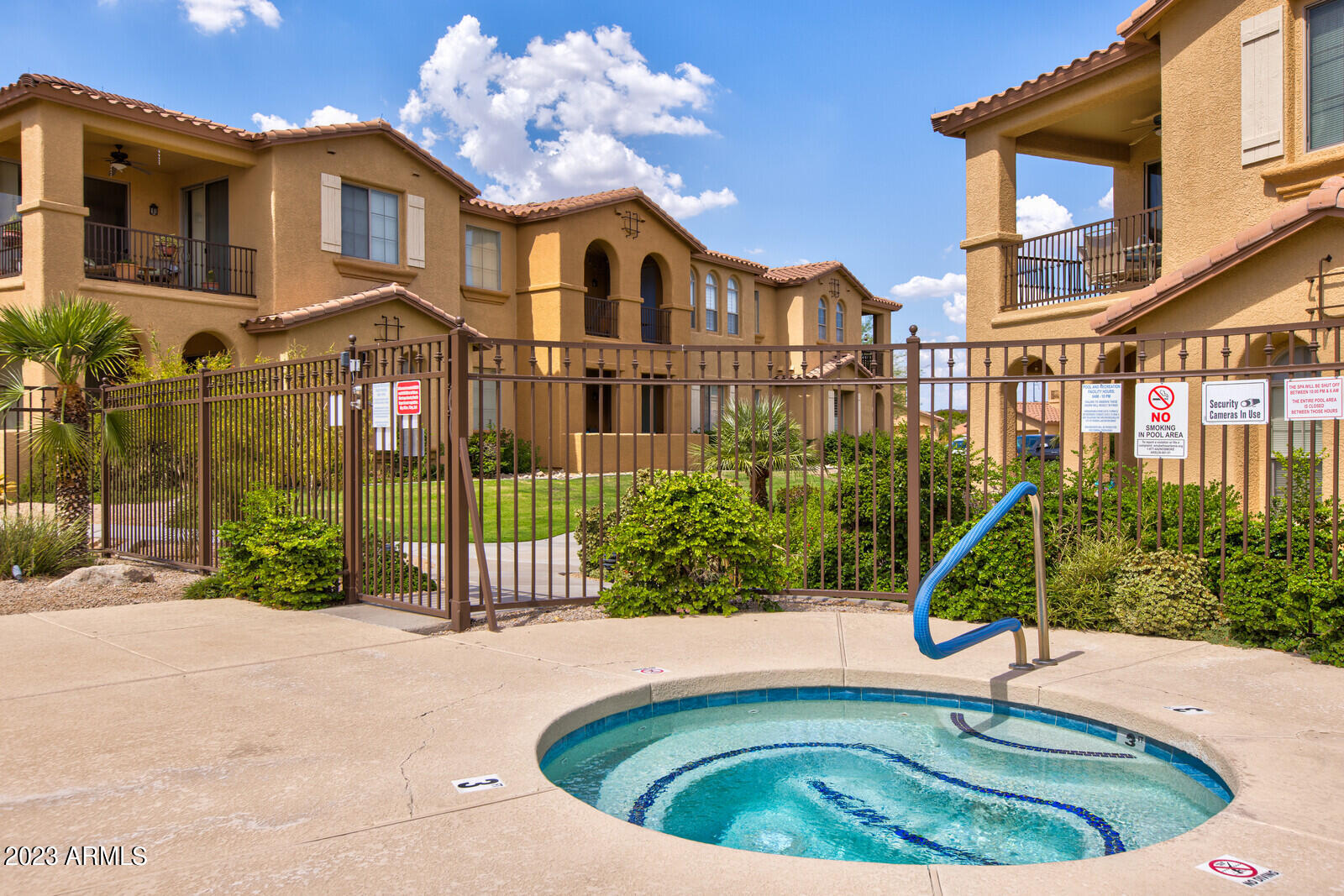 10655 N 9TH Street Unit: 233