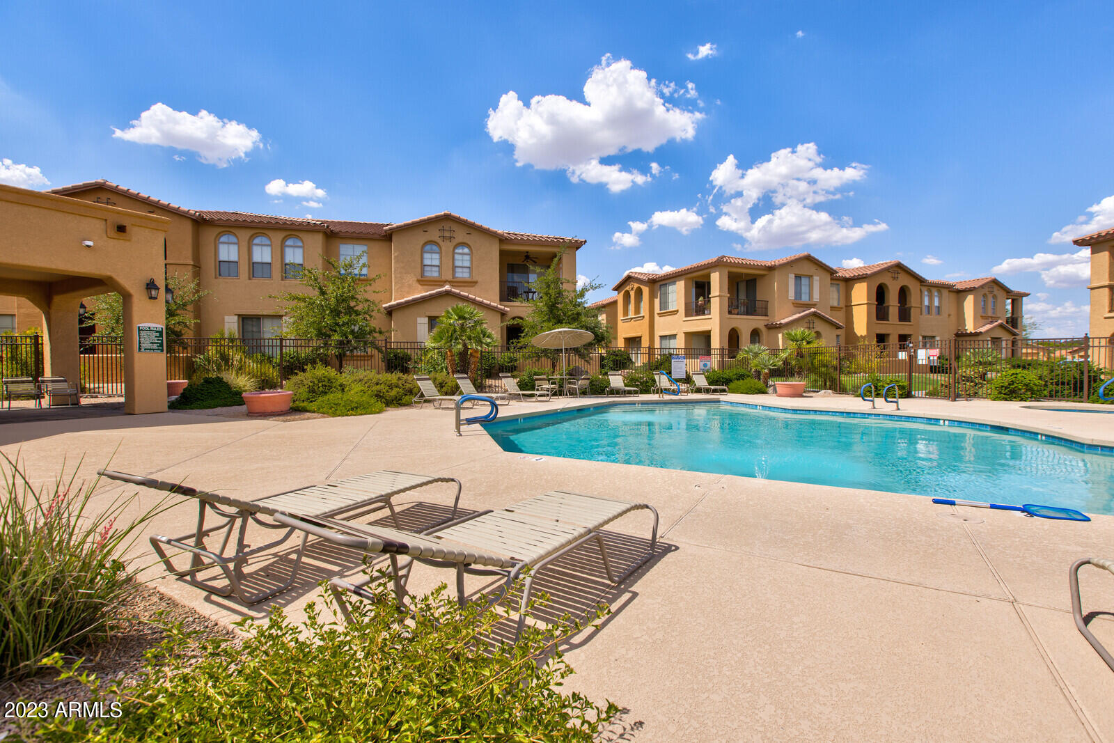 10655 N 9TH Street Unit: 233