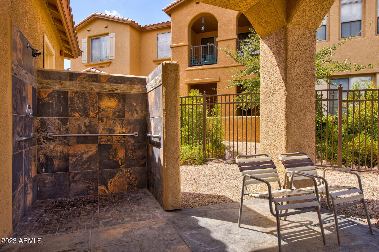 10655 N 9TH Street Unit: 233