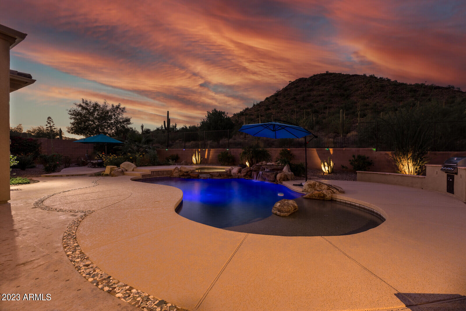 1536 W SILVER PINE Drive