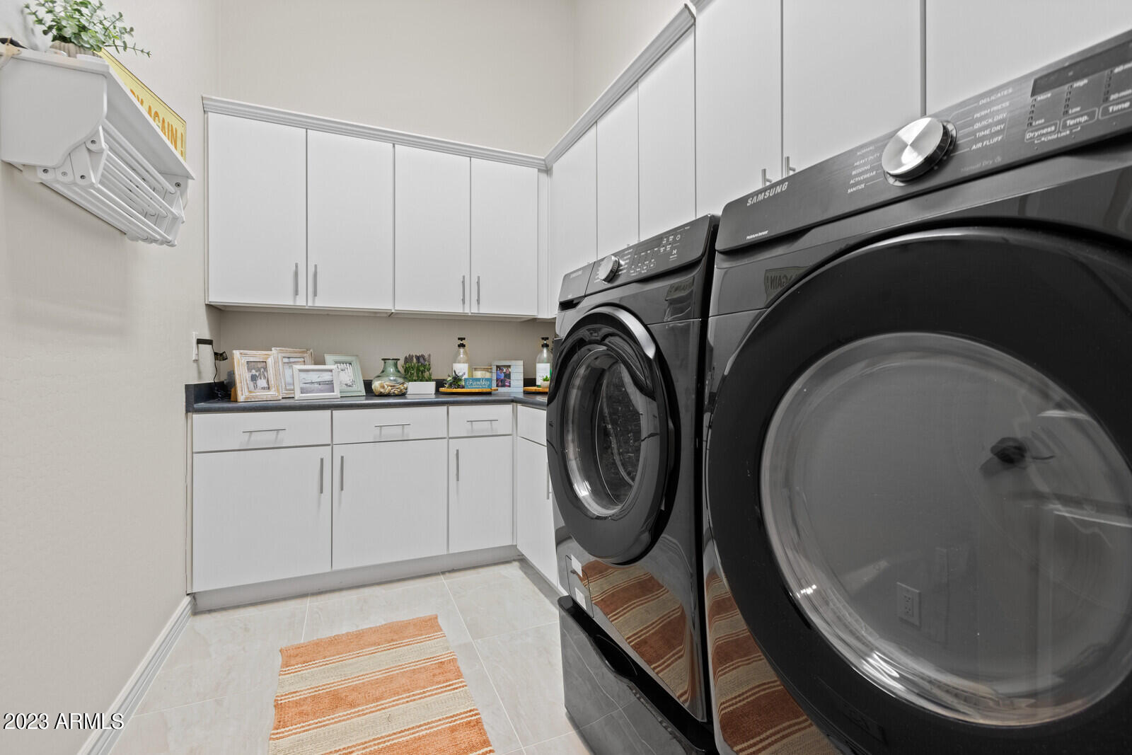 1536 W SILVER PINE Drive