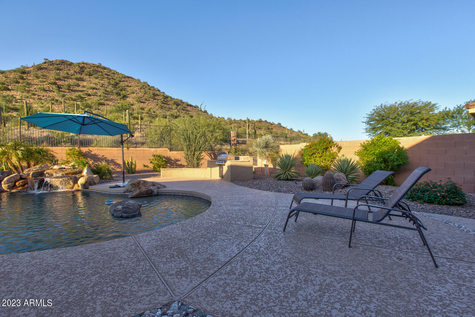 1536 W SILVER PINE Drive