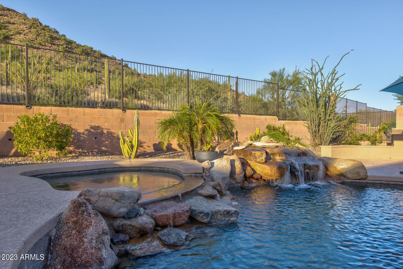 1536 W SILVER PINE Drive