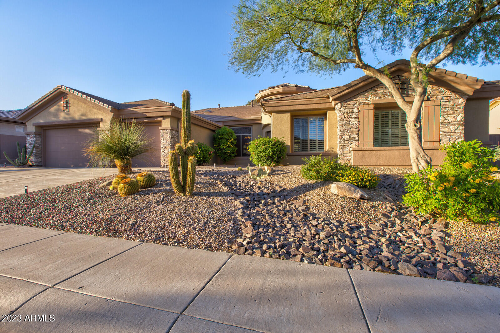 1536 W SILVER PINE Drive