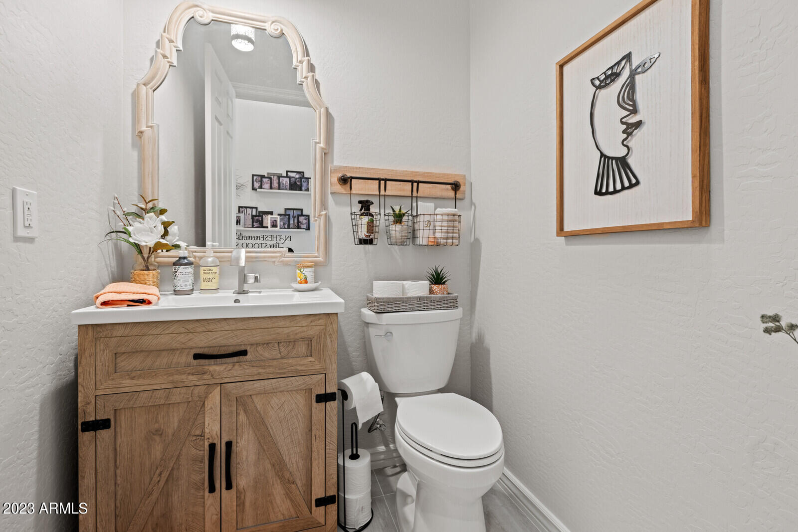 1536 W SILVER PINE Drive