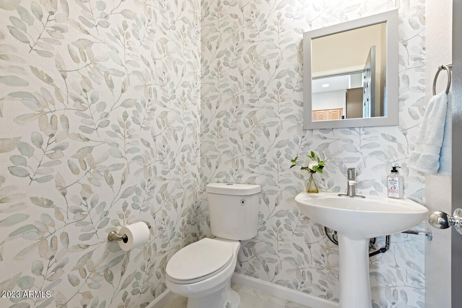 42424 N GAVILAN PEAK Parkway Unit: 23104