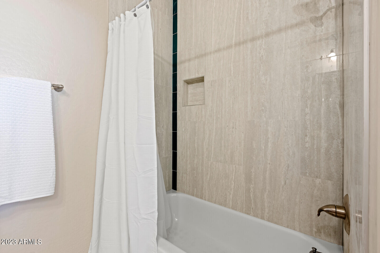 42424 N GAVILAN PEAK Parkway Unit: 23104