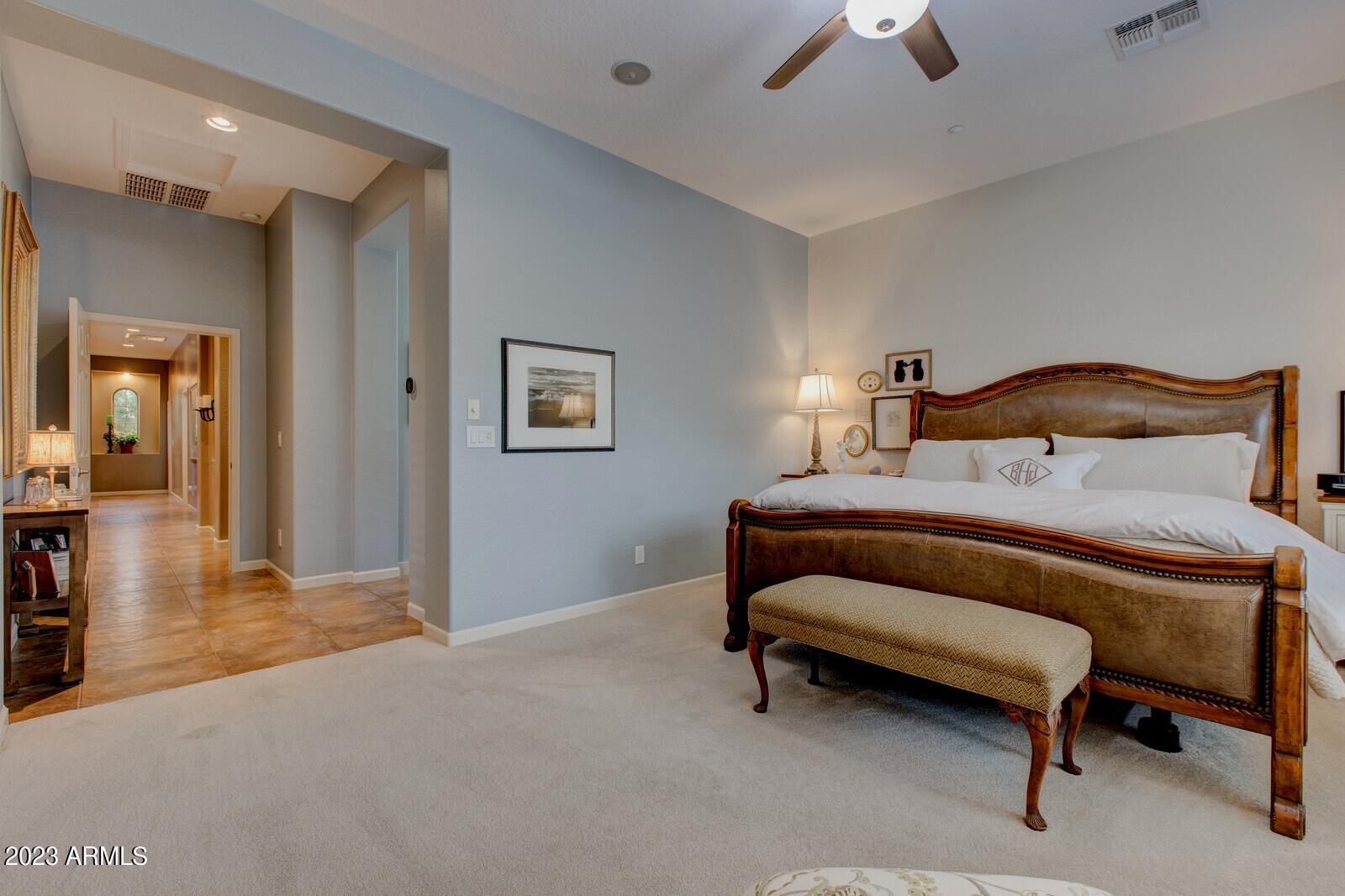 1842 W WEBSTER Court