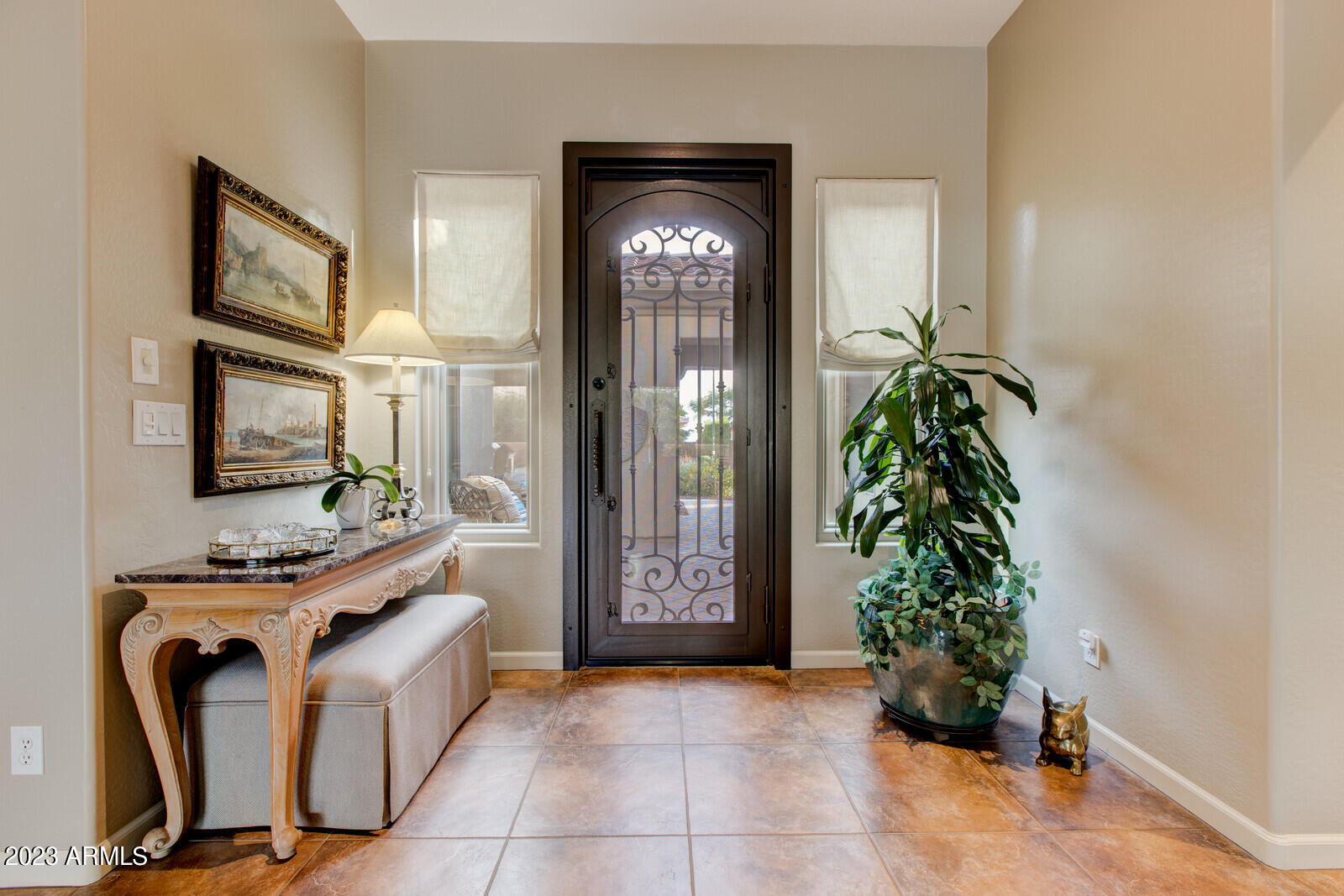 1842 W WEBSTER Court