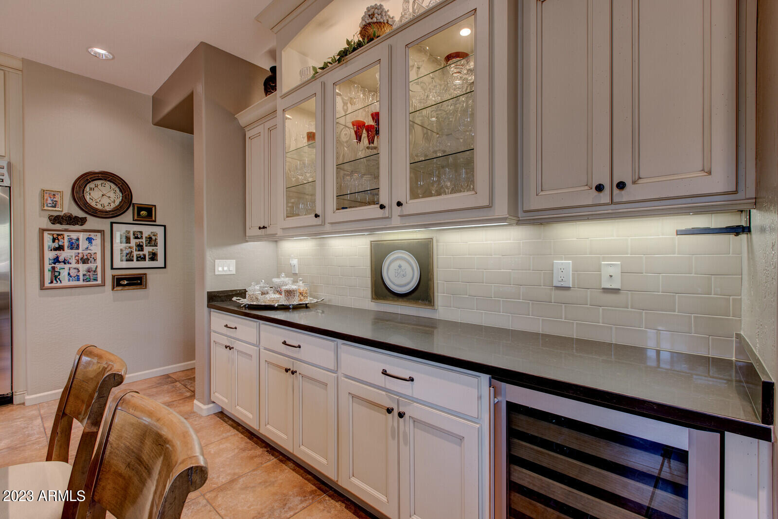 1842 W WEBSTER Court