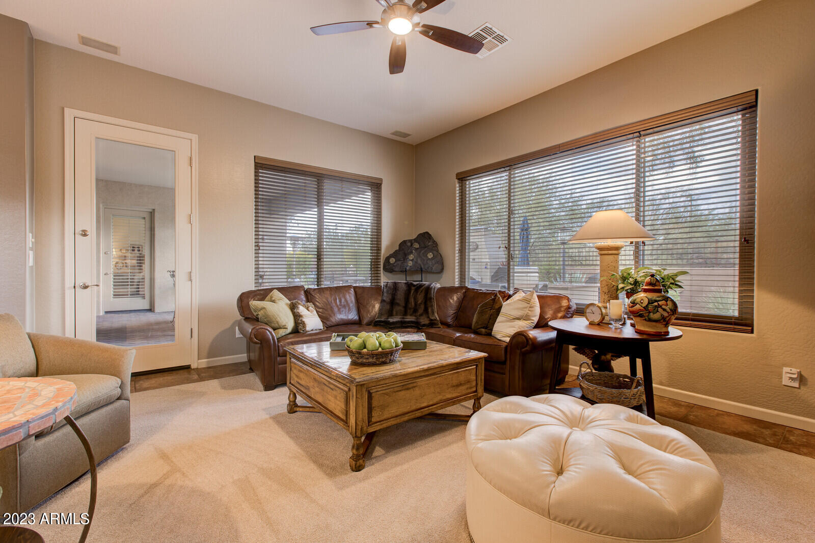 1842 W WEBSTER Court