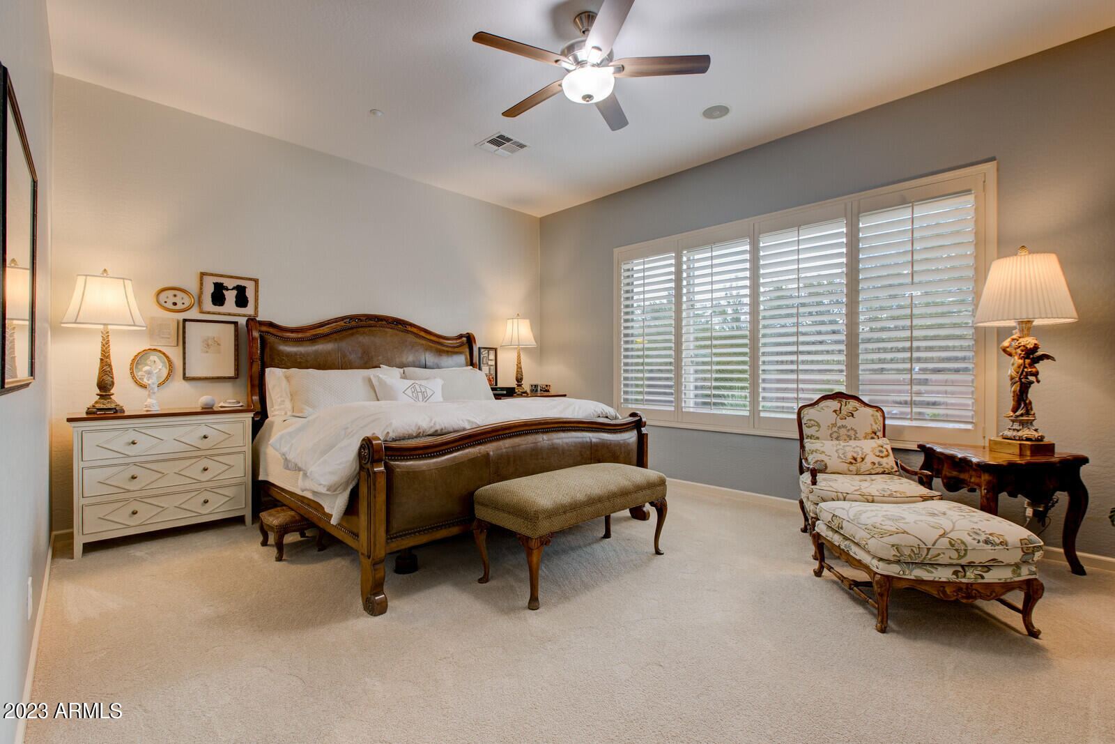 1842 W WEBSTER Court